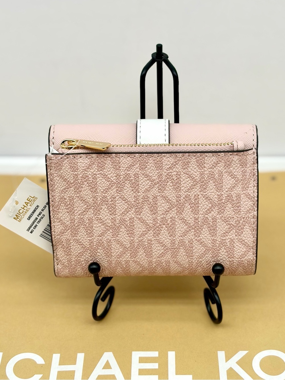 Michael Kors Blush Pink and White MK Signature Compact Wallet - Picture 3 of 16